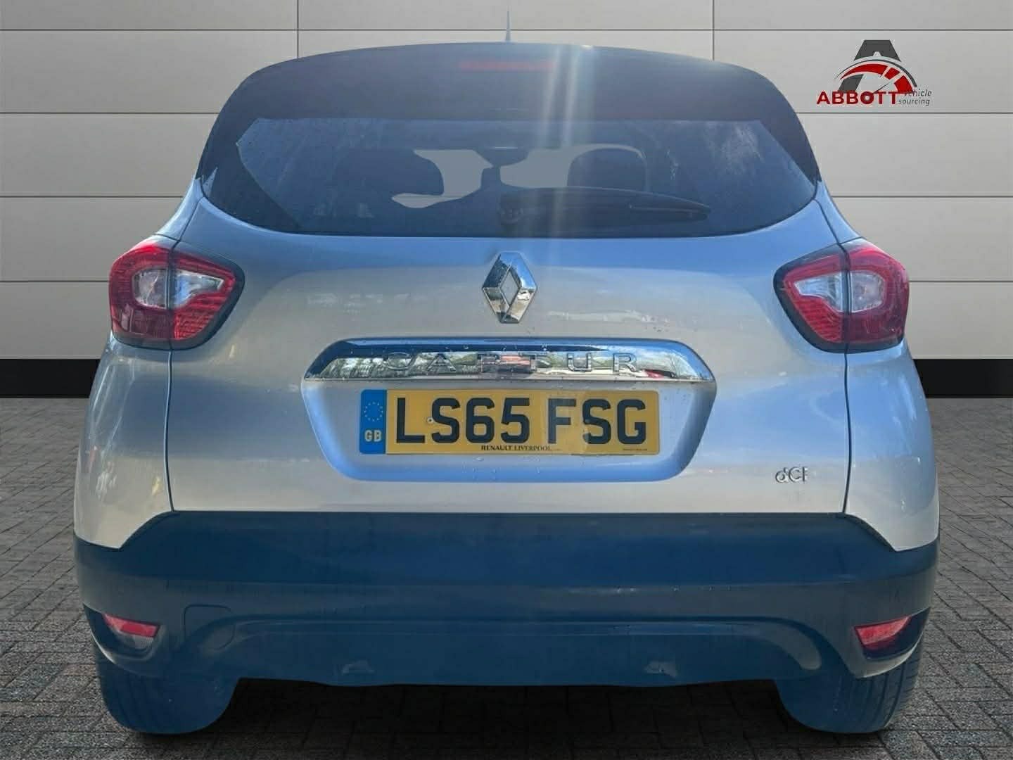 Used Renault Captur 2015 for sale - 77903540: Photo 5