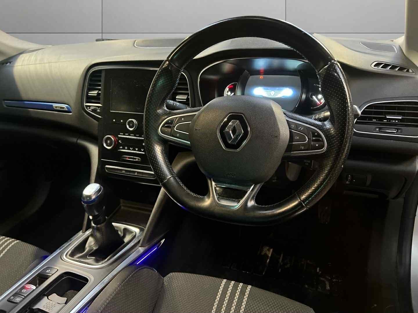 Used Renault Megane 2017 for sale - 76379282: Photo 11