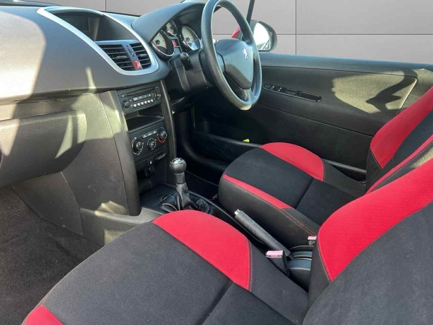 Used Peugeot 207 2010 for sale - 76185918: Photo 12