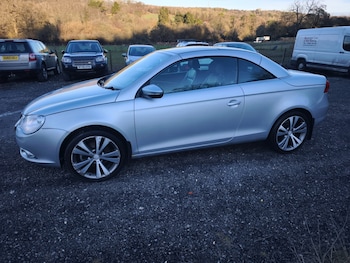 Used Volkswagen EOS 2008 for sale - 77460000: Photo