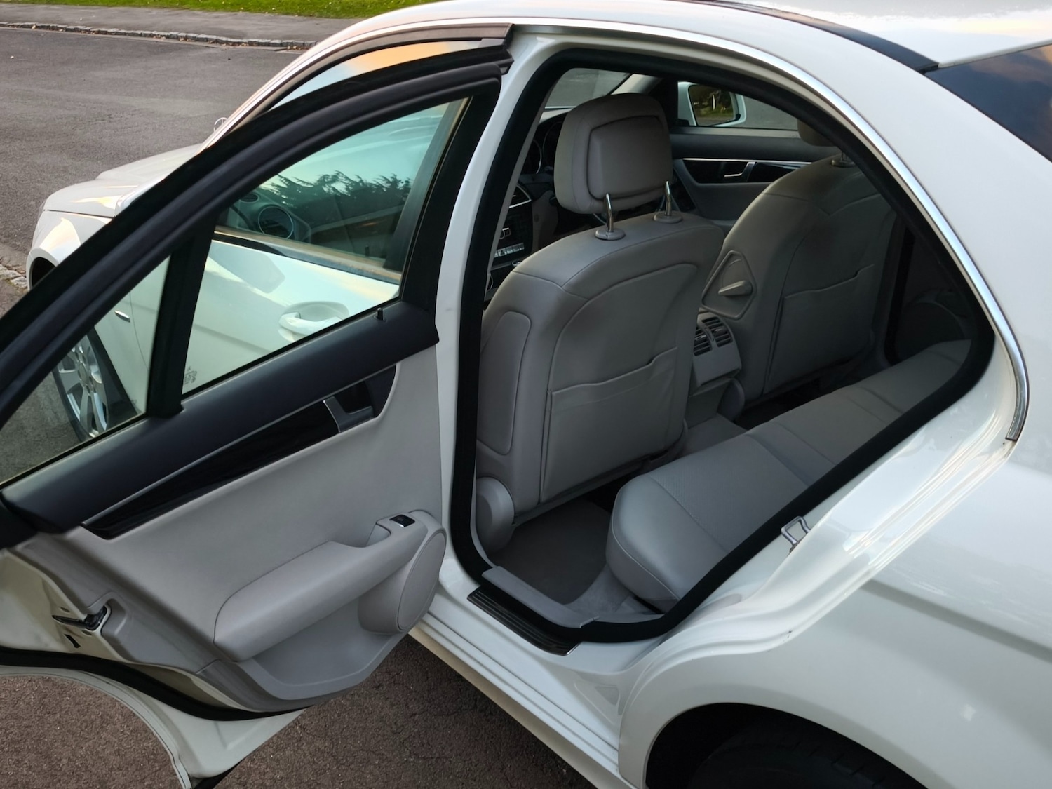 Used Mercedes-Benz C Class 2011 for sale - 76246306: Photo 15