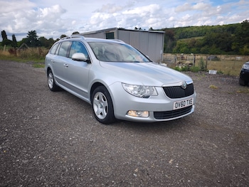 Used Skoda Superb 2010 for sale - 75722840: Photo