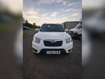 Used Hyundai Santa Fe 2010 for sale - 76065344: Photo 2