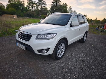 Used Hyundai Santa Fe 2010 for sale - 76065344: Photo 3