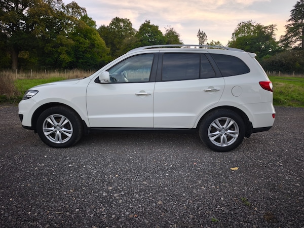 Used Hyundai Santa Fe 2010 for sale - 76065344: Photo 4