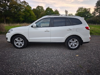Used Hyundai Santa Fe 2010 for sale - 76065344: Photo 4