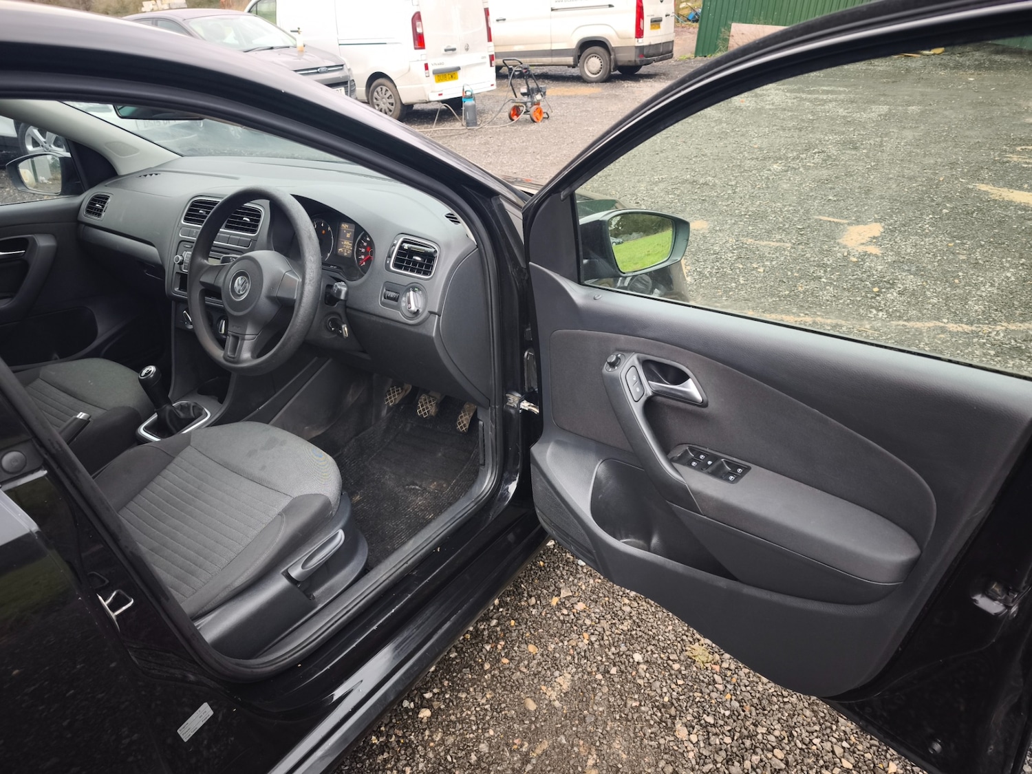 Used Volkswagen Polo 2011 for sale - 77155246: Photo 9