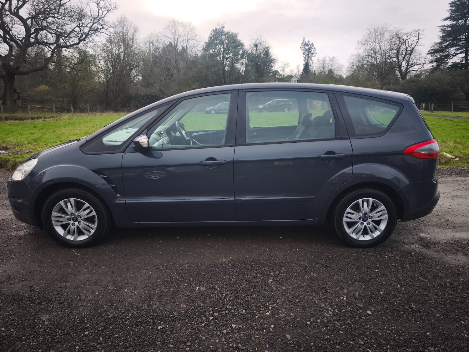 Used Ford S-Max 2013 for sale - 77539982: Photo 4