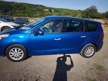 Used Renault Grand Scenic 2010 for sale - 79466633: Photo