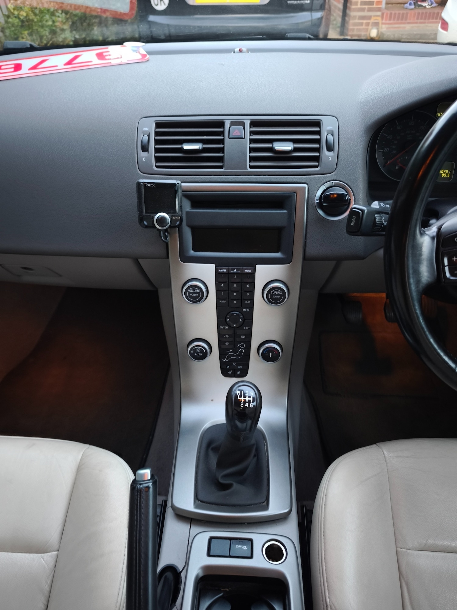 Used Volvo V50 2011 for sale - 76376991: Photo 11