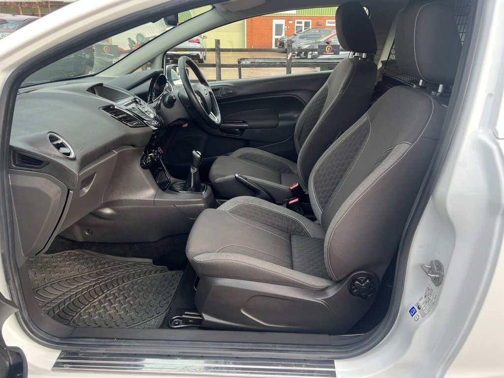 Used Ford Fiesta 2016 for sale - 78016829: Photo 12