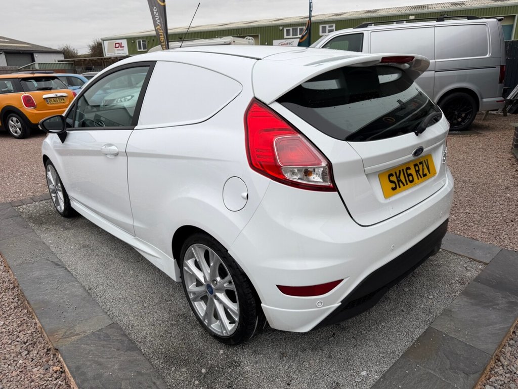 Used Ford Fiesta 2016 for sale - 78016829: Photo 4