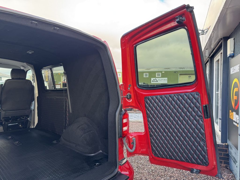 Used Volkswagen Transporter 2017 for sale - 77654717: Photo 38