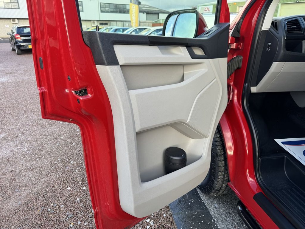 Used Volkswagen Transporter 2017 for sale - 77654717: Photo 41