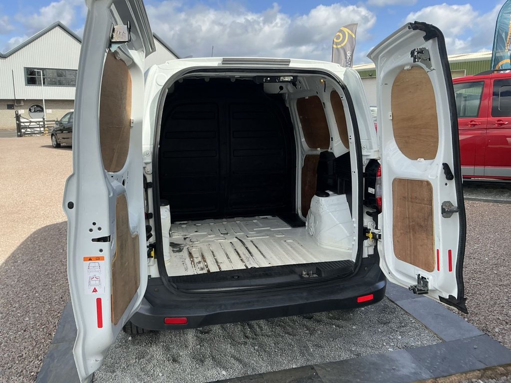 Used Ford Transit Courier 2020 for sale - 78056583: Photo 16