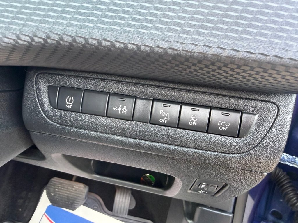 Used Peugeot 2008 2015 for sale - 77655362: Photo 24