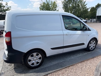 Used Ford Transit Courier 2016 for sale - 79323257: Photo