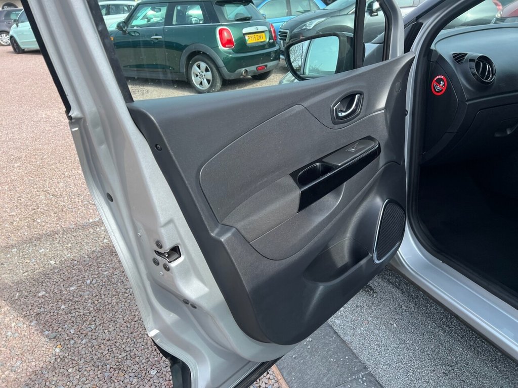 Used Renault Captur 2015 for sale - 77976531: Photo 25