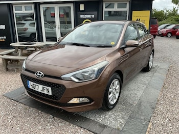 Used Hyundai i20 2017 for sale - 78658572: Photo