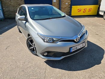 Used Toyota Auris 2017 for sale - 79388092: Photo