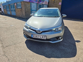 Used Toyota Auris 2017 for sale - 79388092: Photo