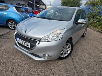 Used Peugeot 208 2013 for sale - 79780620: Photo