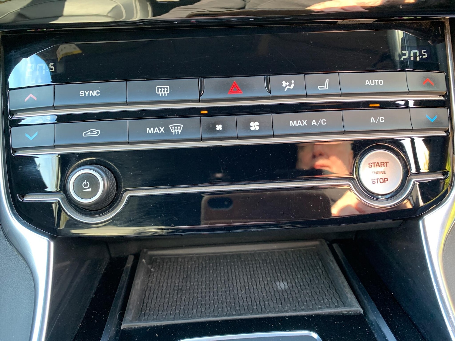 Used Jaguar XE 2019 for sale - 77574062: Photo 15