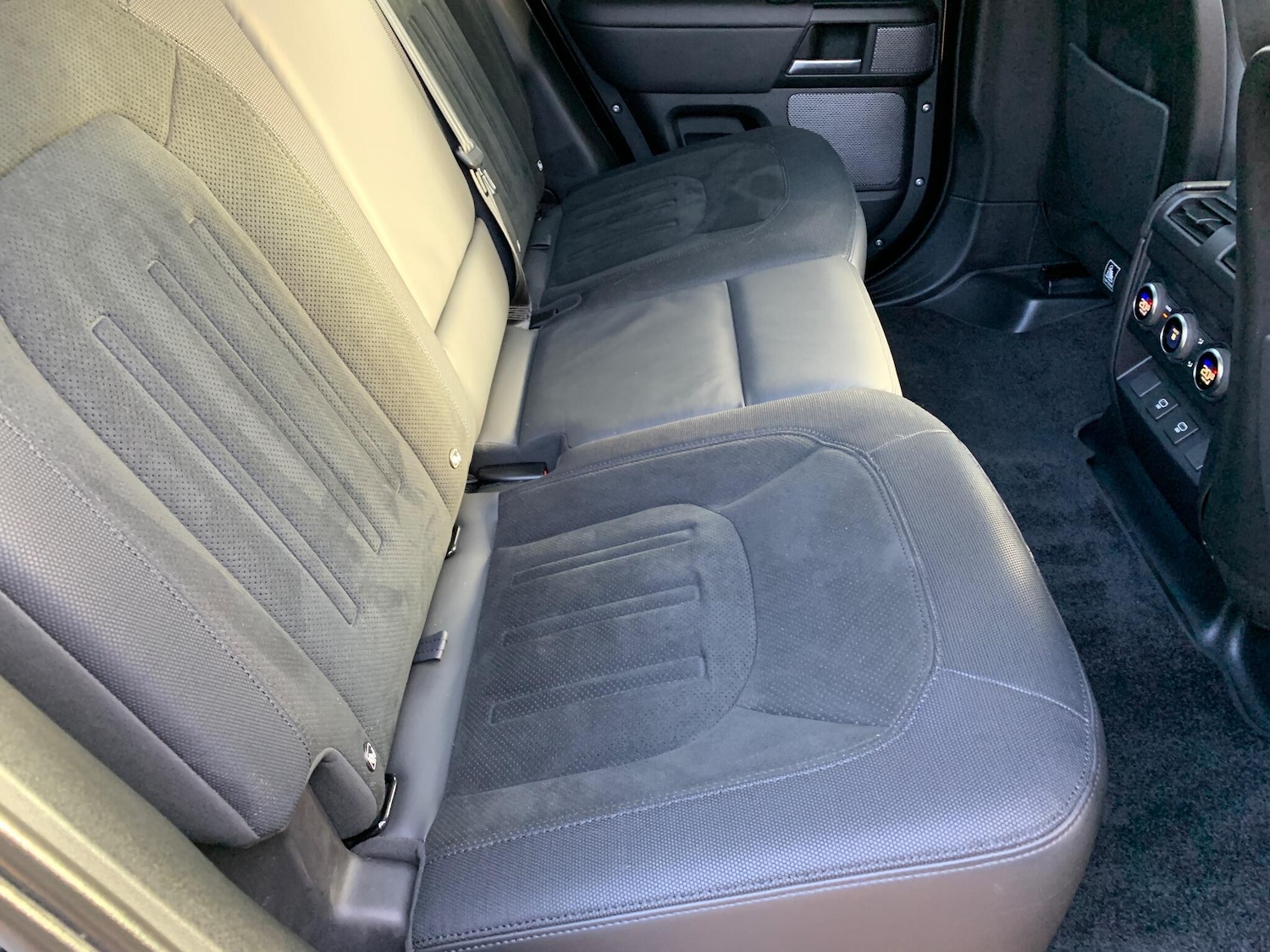 Used Land Rover Defender 2022 for sale - 76743587: Photo 19