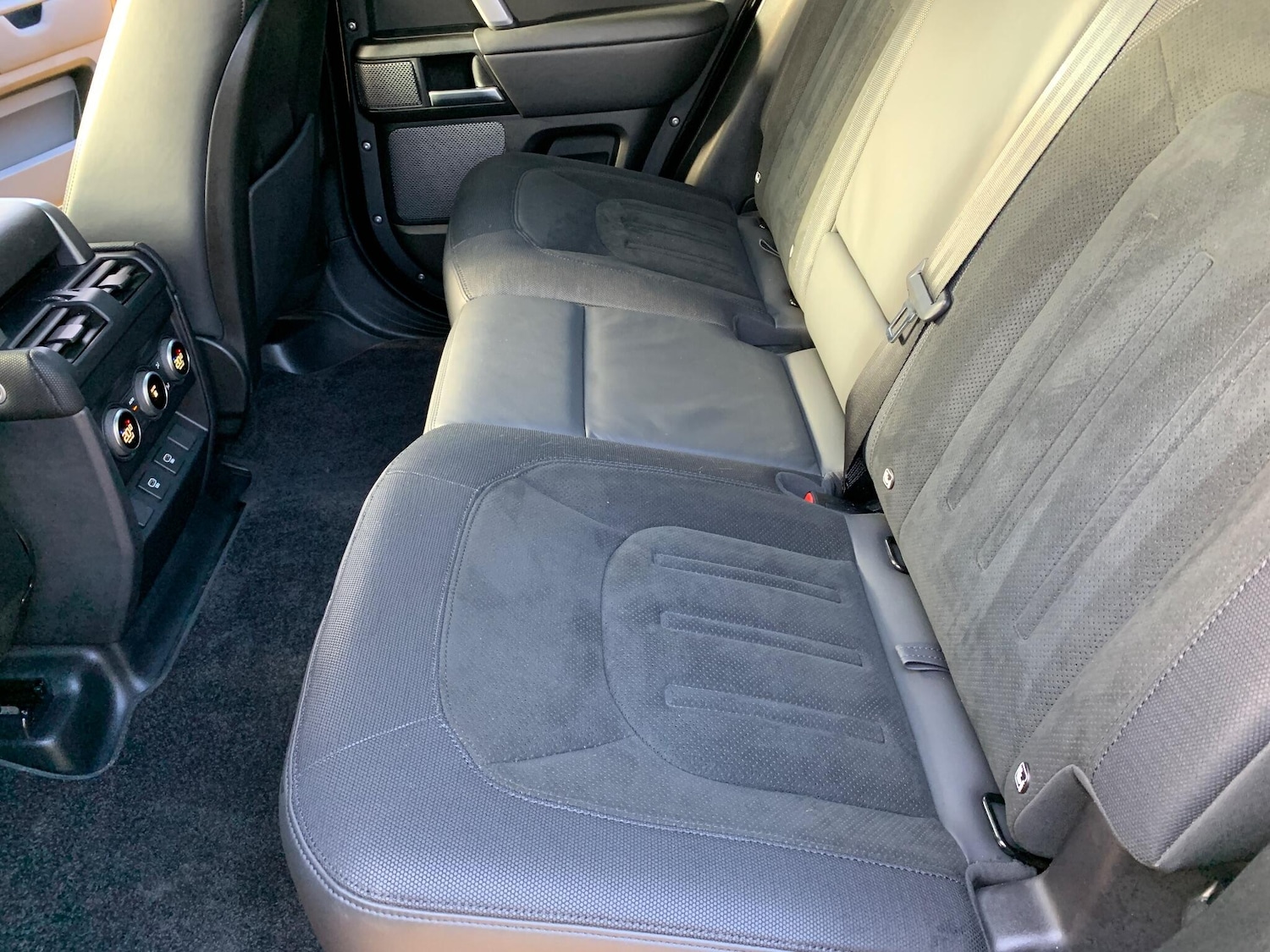 Used Land Rover Defender 2022 for sale - 76743587: Photo 25