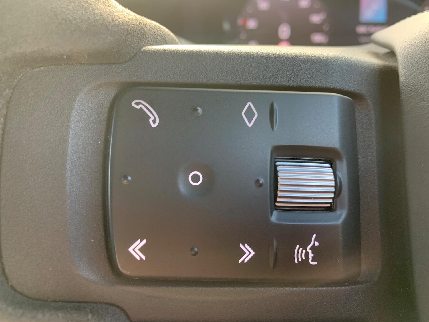 Used Land Rover Defender 2022 for sale - 76743587: Photo 32