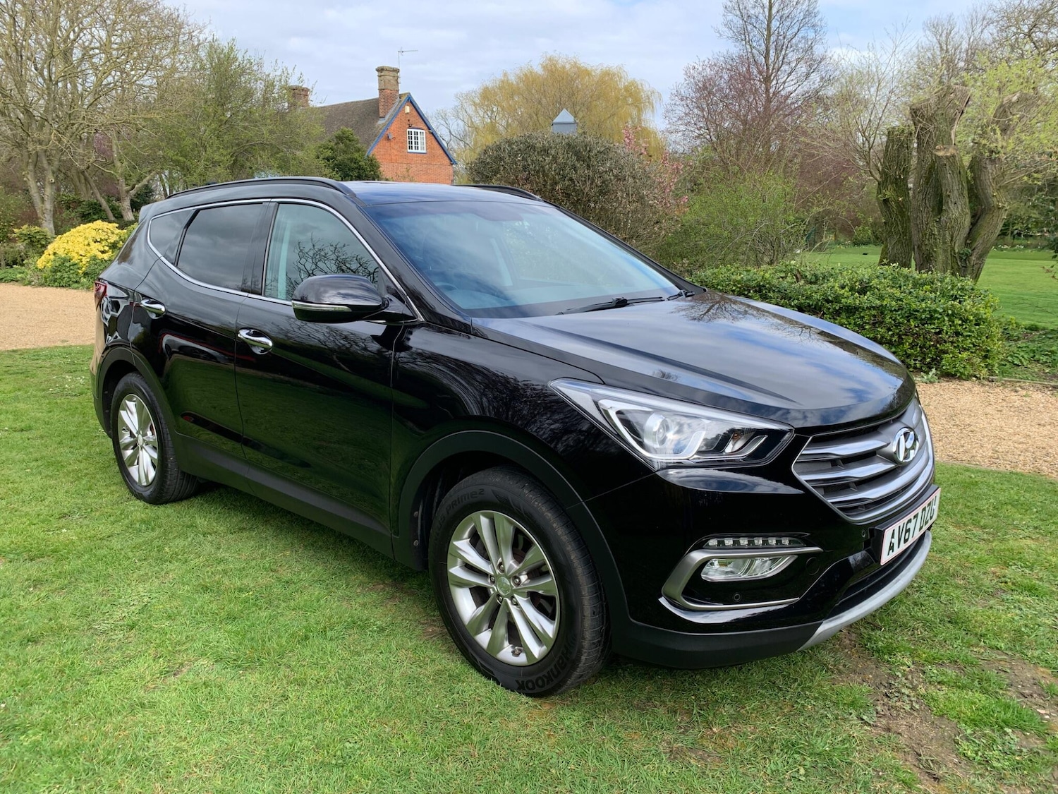 Used Hyundai Santa Fe 2017 for sale - 78100295: Photo 2