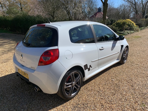Used Renault Clio 2011 for sale - 74069410: Photo 2