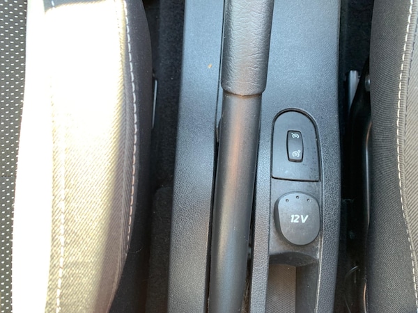 Used Renault Clio 2011 for sale - 74069410: Photo 31