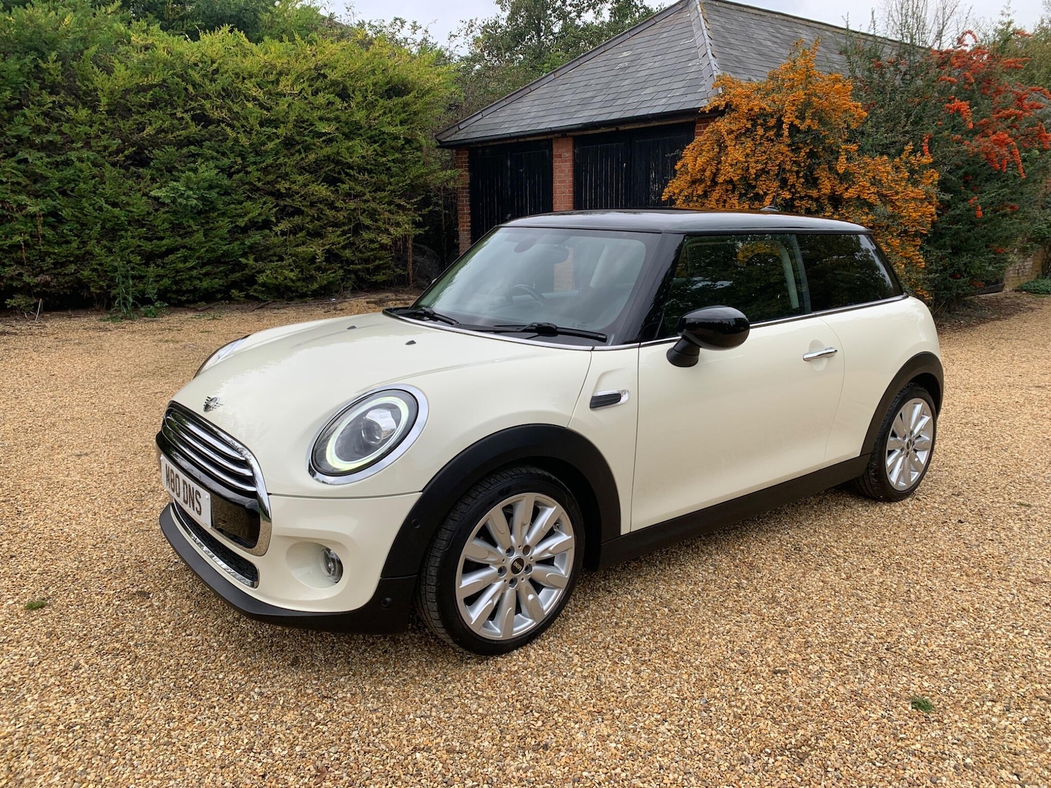 Used MINI Hatch 2020 for sale - 76137402: Photo 1