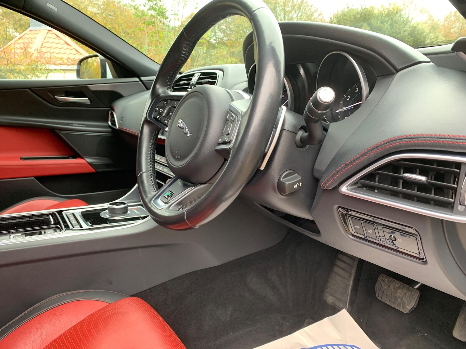 Used Jaguar XE 2018 for sale - 76512598: Photo 11