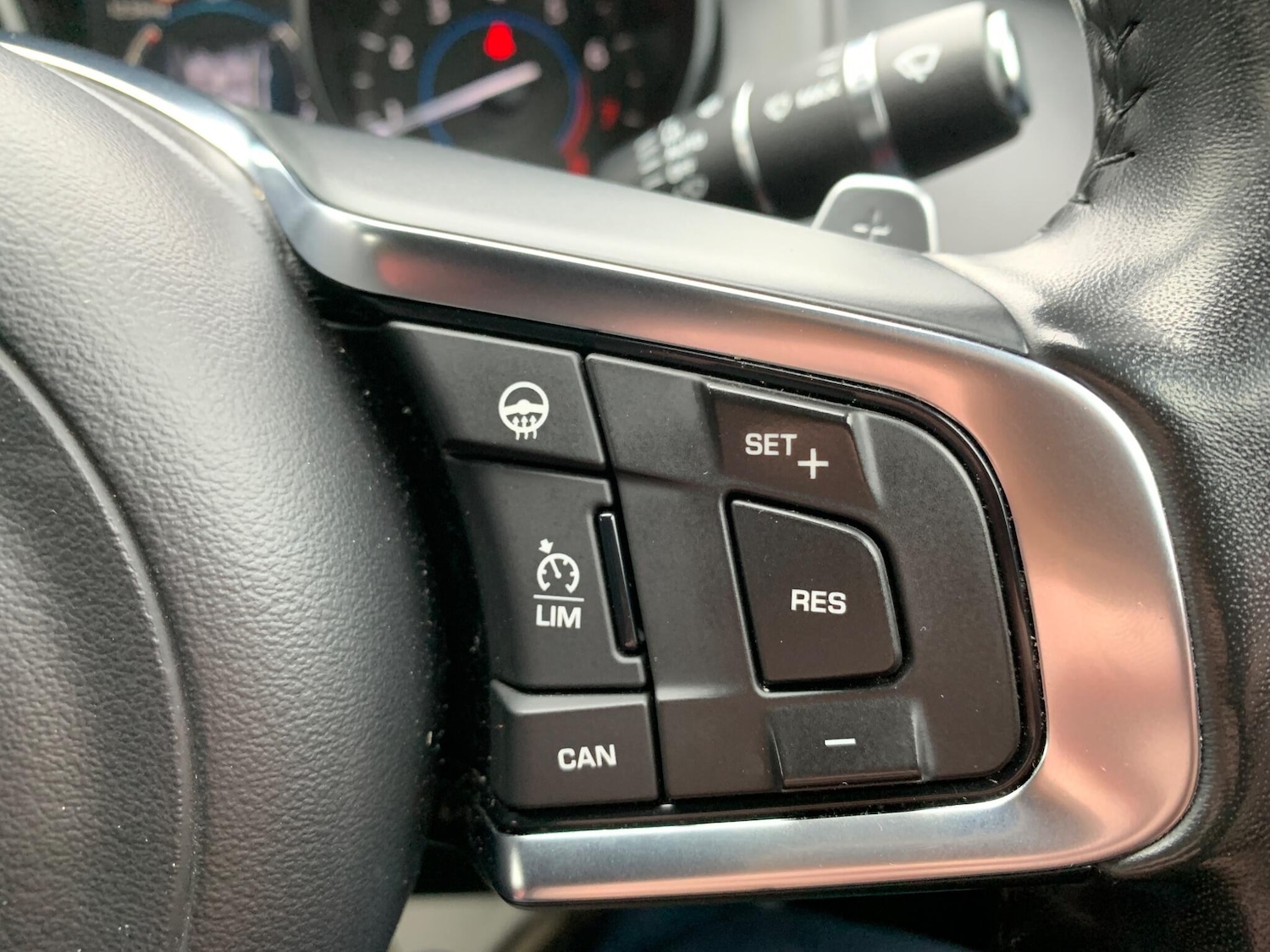 Used Jaguar XE 2018 for sale - 76512598: Photo 17