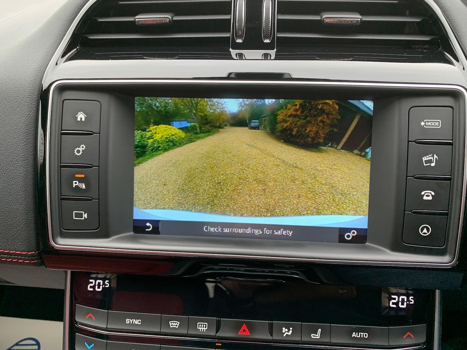 Used Jaguar XE 2018 for sale - 76512598: Photo 22