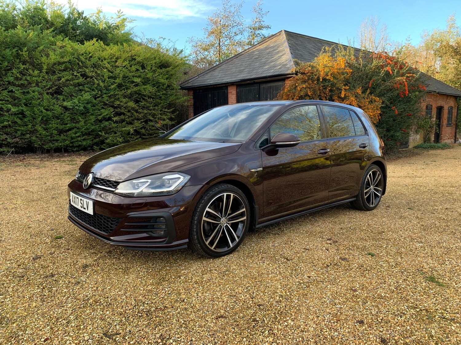 Used Volkswagen Golf 2017 for sale - 76573177: Photo 1