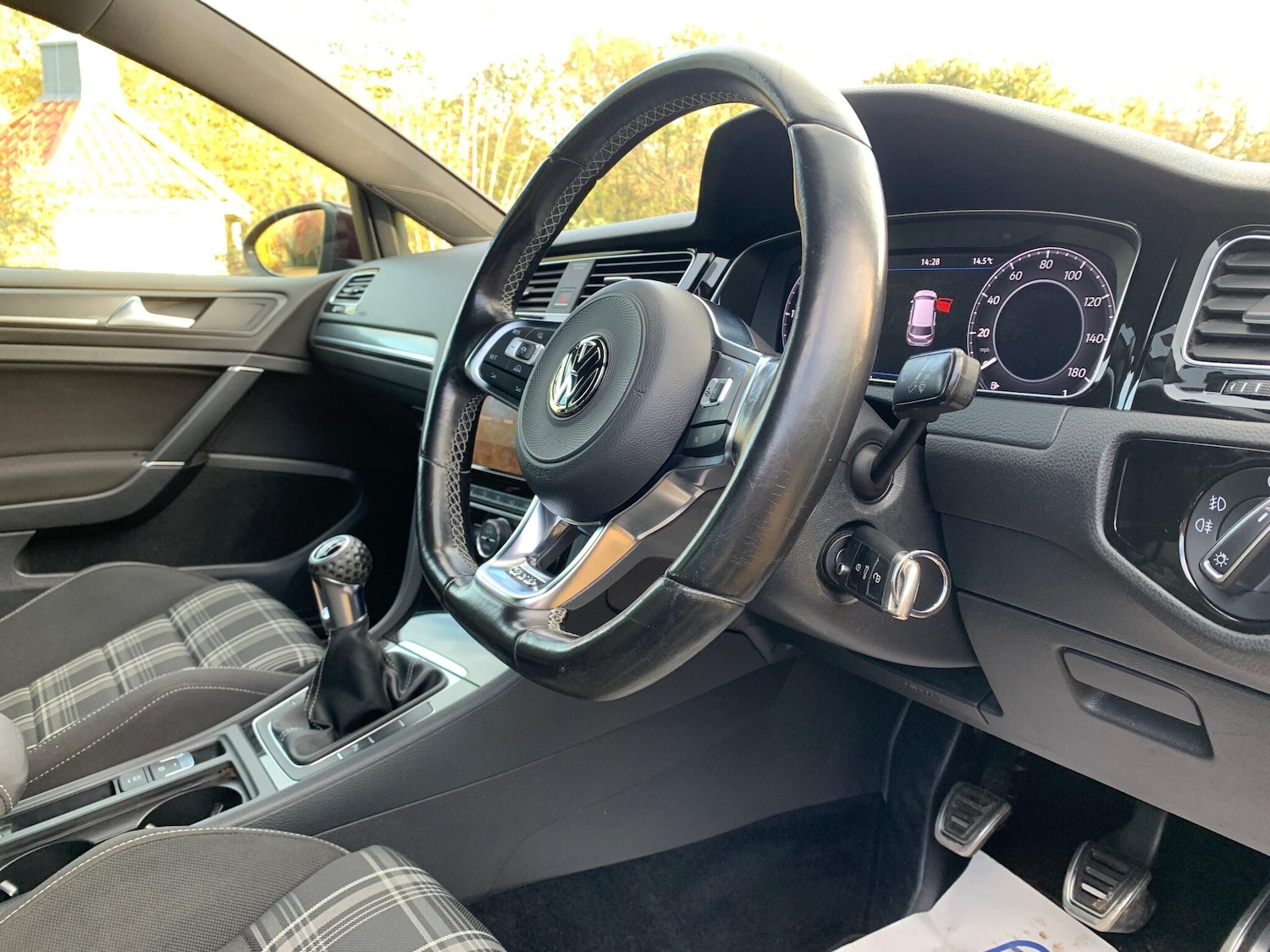 Used Volkswagen Golf 2017 for sale - 76573177: Photo 19