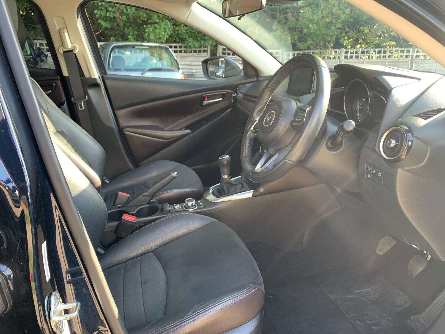 Used Mazda Mazda2 2019 for sale - 76609413: Photo 16