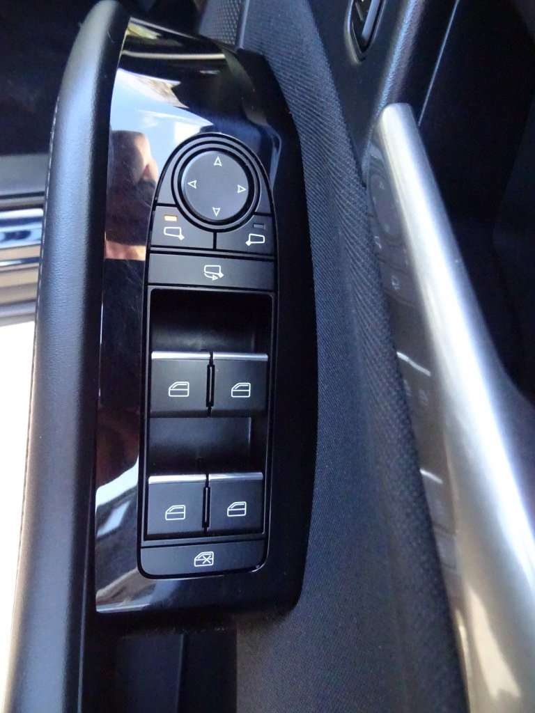 Used Mazda CX-30 2023 for sale - 76963689: Photo 25