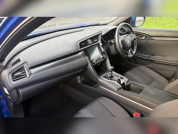 Used Honda Civic 2017 for sale - 76780101: Photo