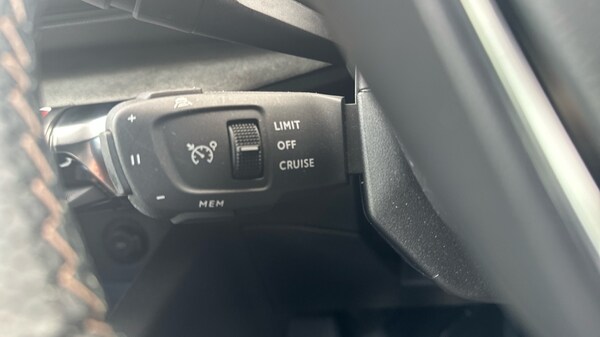Used Peugeot 3008 2022 for sale - 75979916: Photo 46