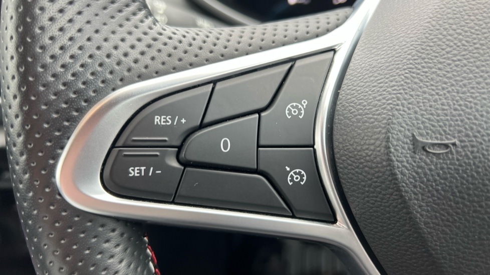 Used Renault Clio 2022 for sale - 76140352: Photo 23