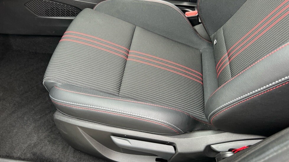 Used Renault Clio 2022 for sale - 76140352: Photo 32