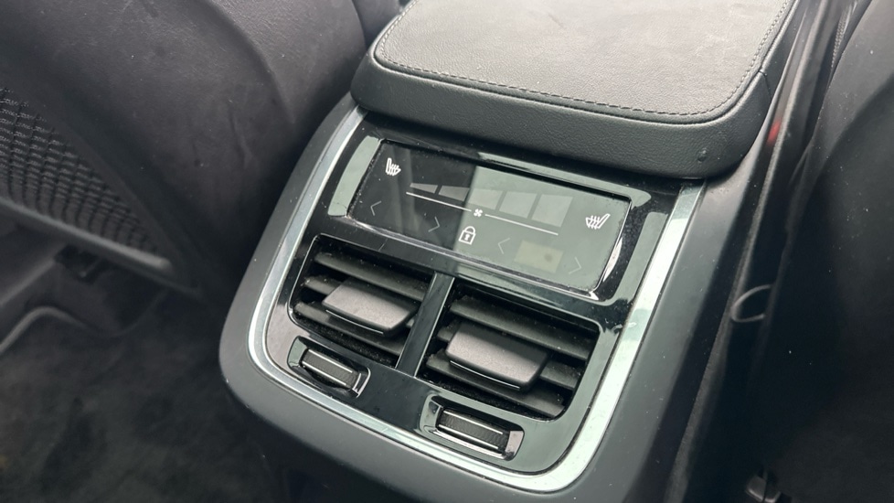 Used Volvo XC90 2021 for sale - 76871128: Photo 34