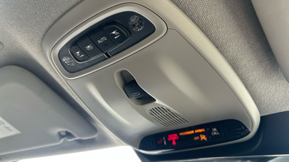 Used Volvo XC40 2018 for sale - 76393612: Photo 40