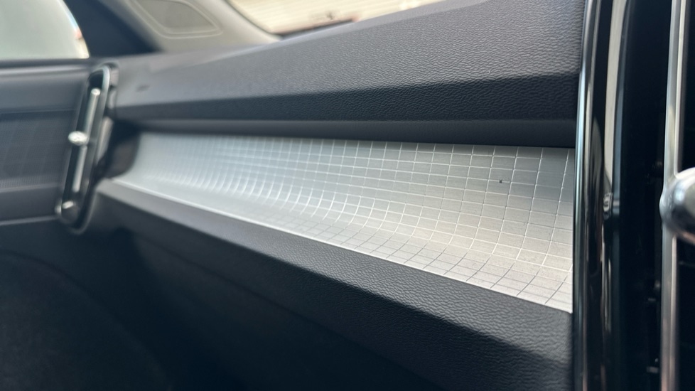 Used Volvo XC40 2018 for sale - 76393612: Photo 42