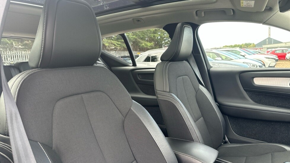 Used Volvo XC40 2018 for sale - 76393612: Photo 46