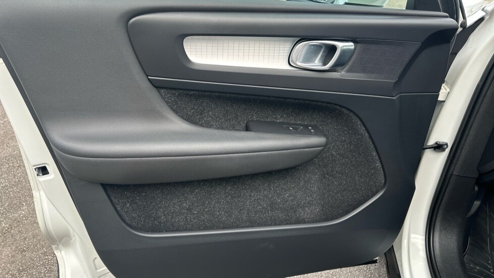 Used Volvo XC40 2018 for sale - 76393612: Photo 50